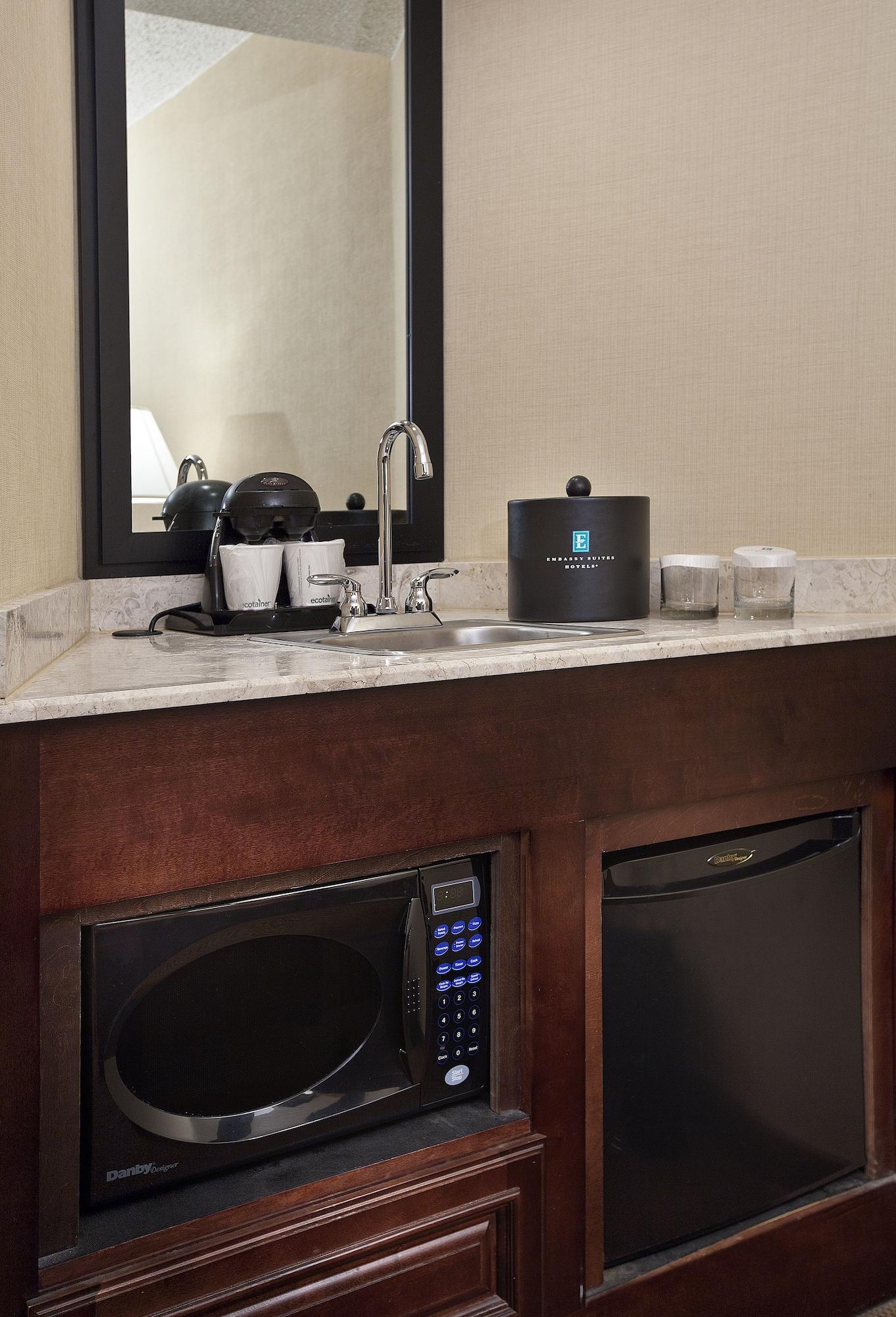 Embassy Suites By Hilton Indianapolis North Екстер'єр фото