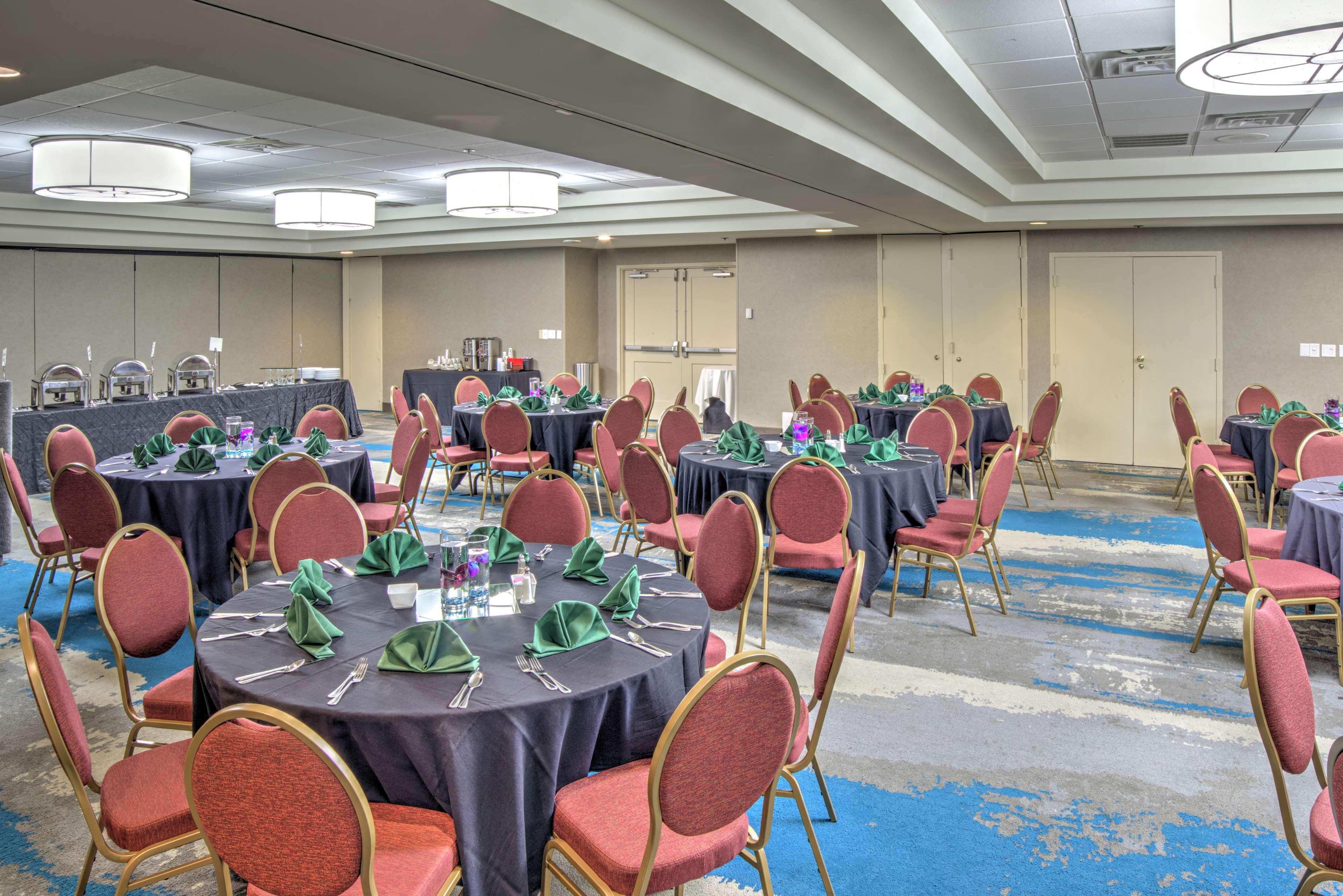 Embassy Suites By Hilton Indianapolis North Екстер'єр фото