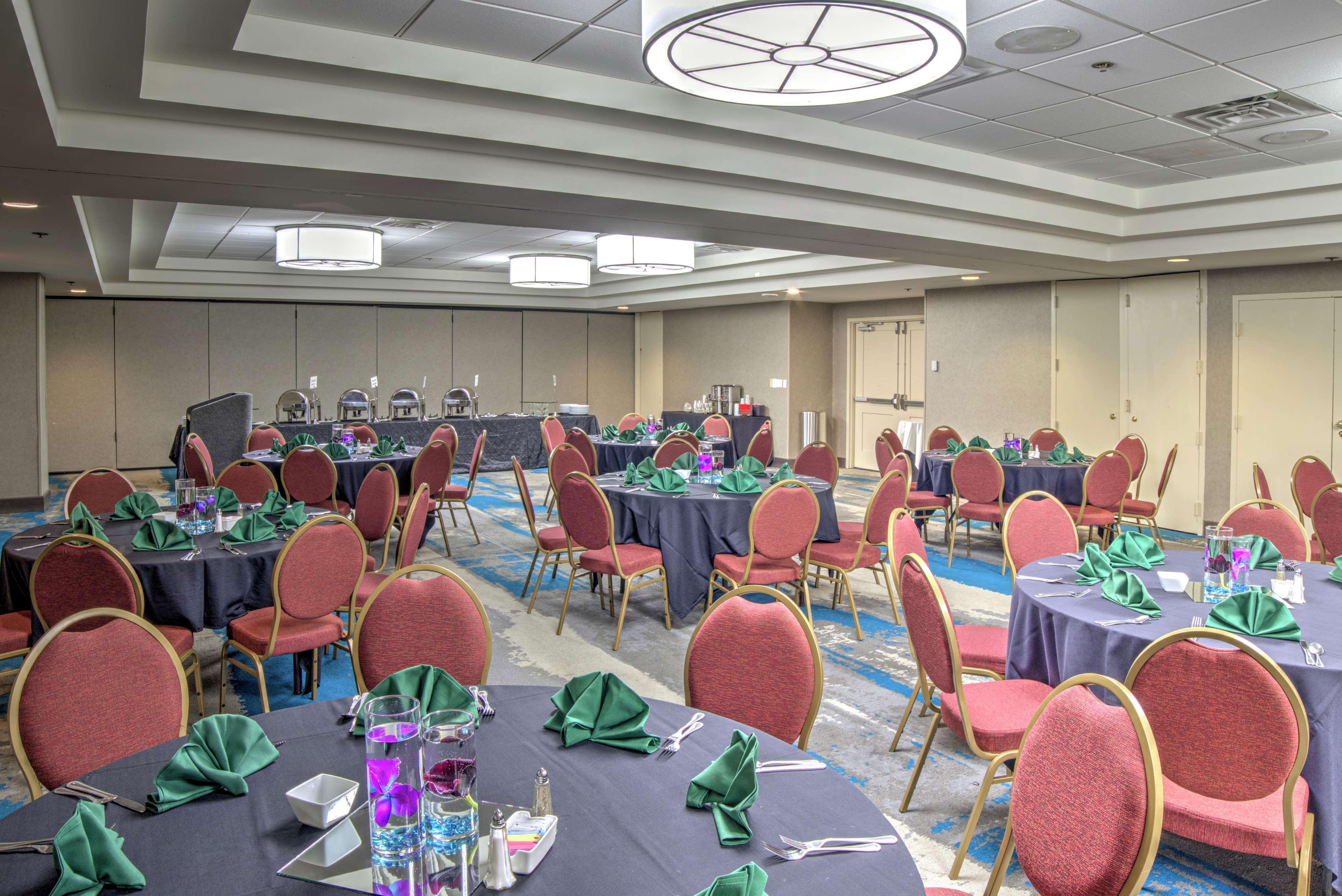 Embassy Suites By Hilton Indianapolis North Екстер'єр фото