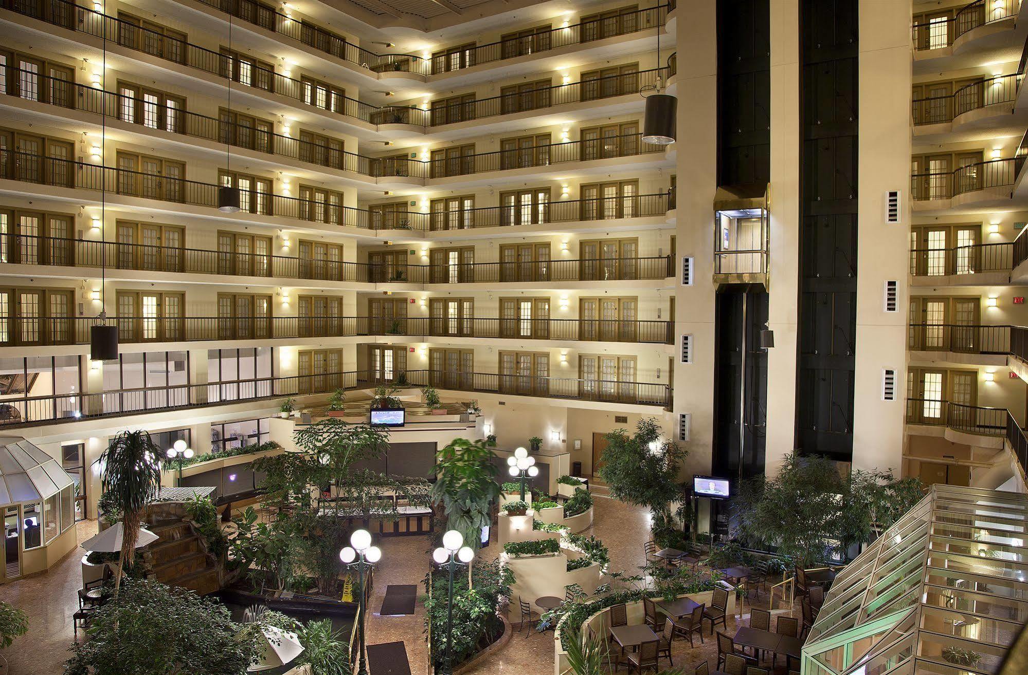 Embassy Suites By Hilton Indianapolis North Екстер'єр фото