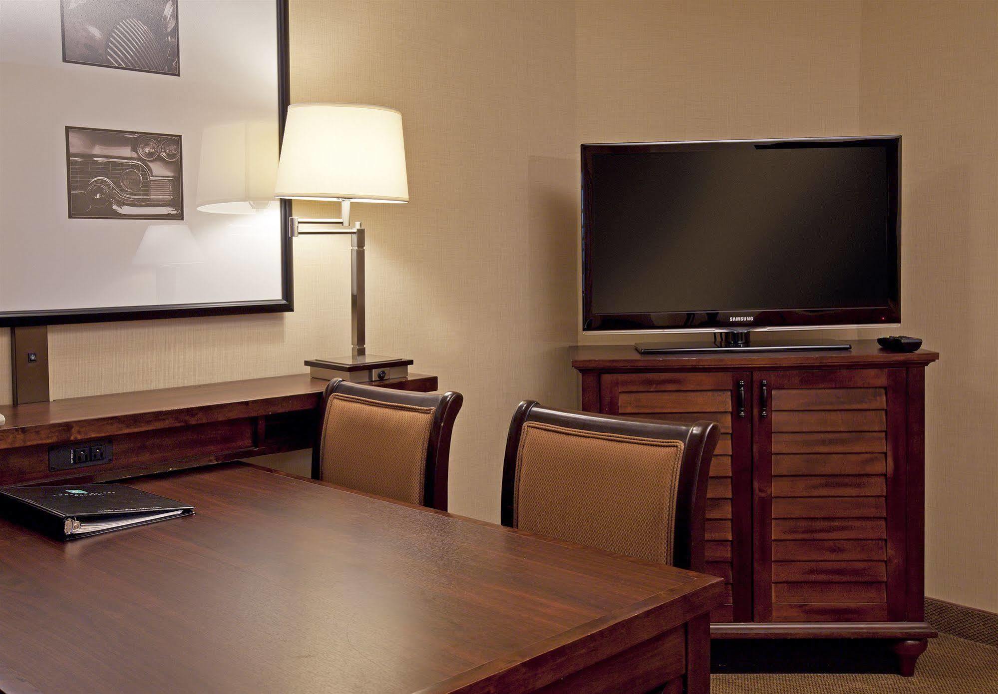Embassy Suites By Hilton Indianapolis North Екстер'єр фото